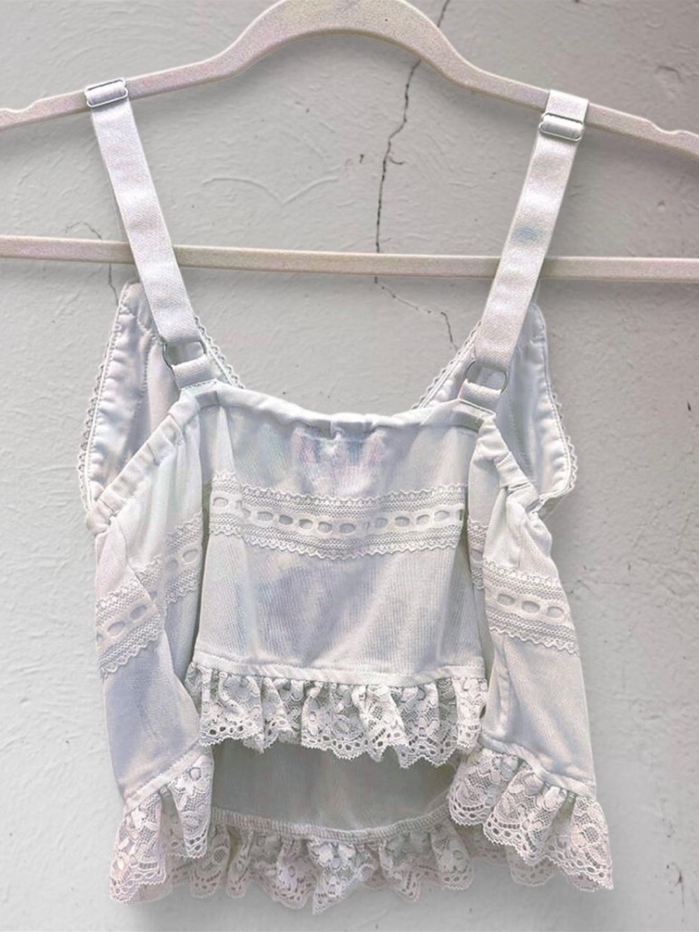 Edikted Feminine Romantic White Lace Paisley Camisole Crop Top Festival Size S - Picture 2 of 5